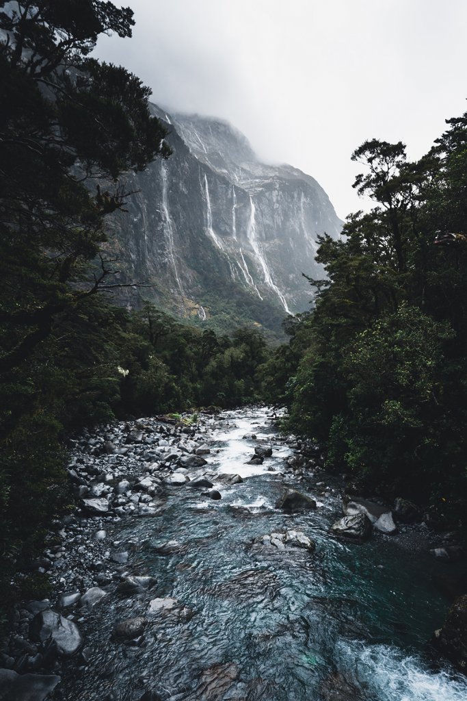 Wasserfälle im Fjordland-Nationalpark auf Neuseeland.