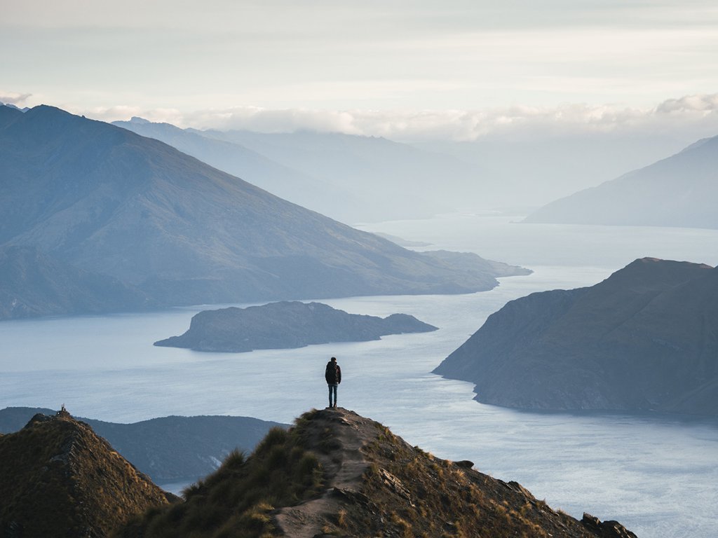 Marvin Kuhr auf dem Roys Peak (1.581 m) mit Blick auf den Wanaka See.