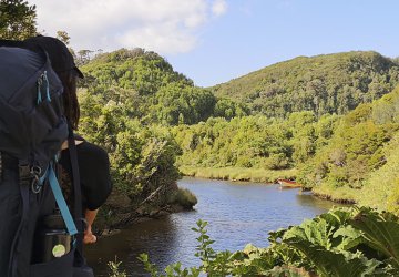 Trekking in der chilenischen Wildnis - Natur meets Mystik auf Chiloé.