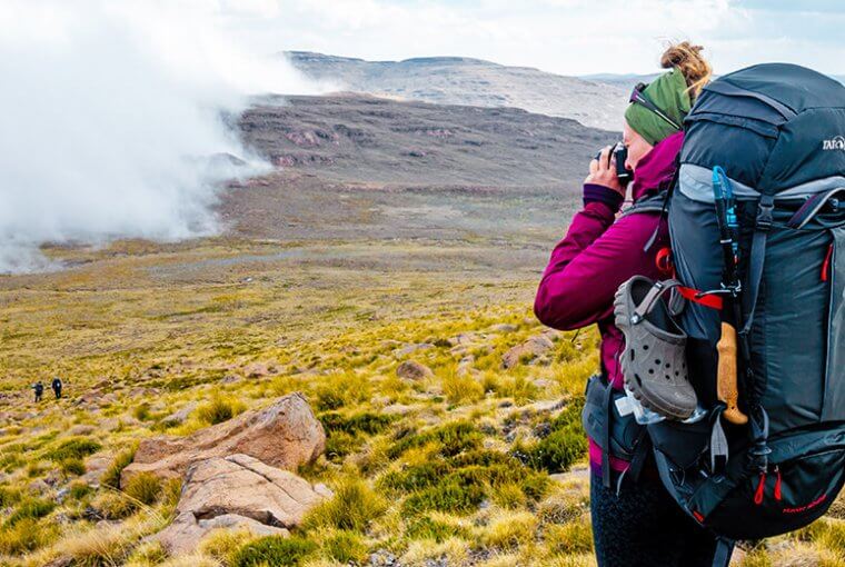Kathrin Heckmann alias Fräulein Draußen unterwegs in den Drakensbergen.