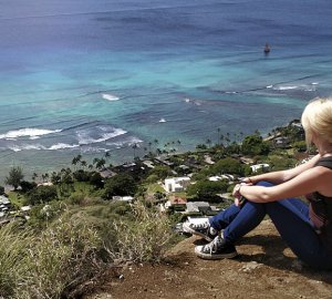 Tatonka The Trekkin' Crew -Nicole Thomas auf Waikiki, Hawaii.