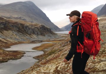 Trekking durch den Rondane Nationalpark: Ein Trekkingrucksack mit leistungsstarkem Rückensystem ist ein Muss.